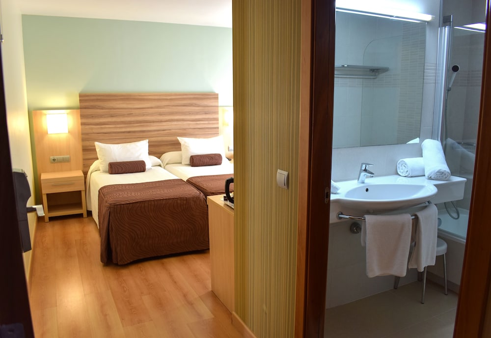 Riviera Beachotel - Recommended for Adults — Hotel rooms in Benidorm, Valencian Community