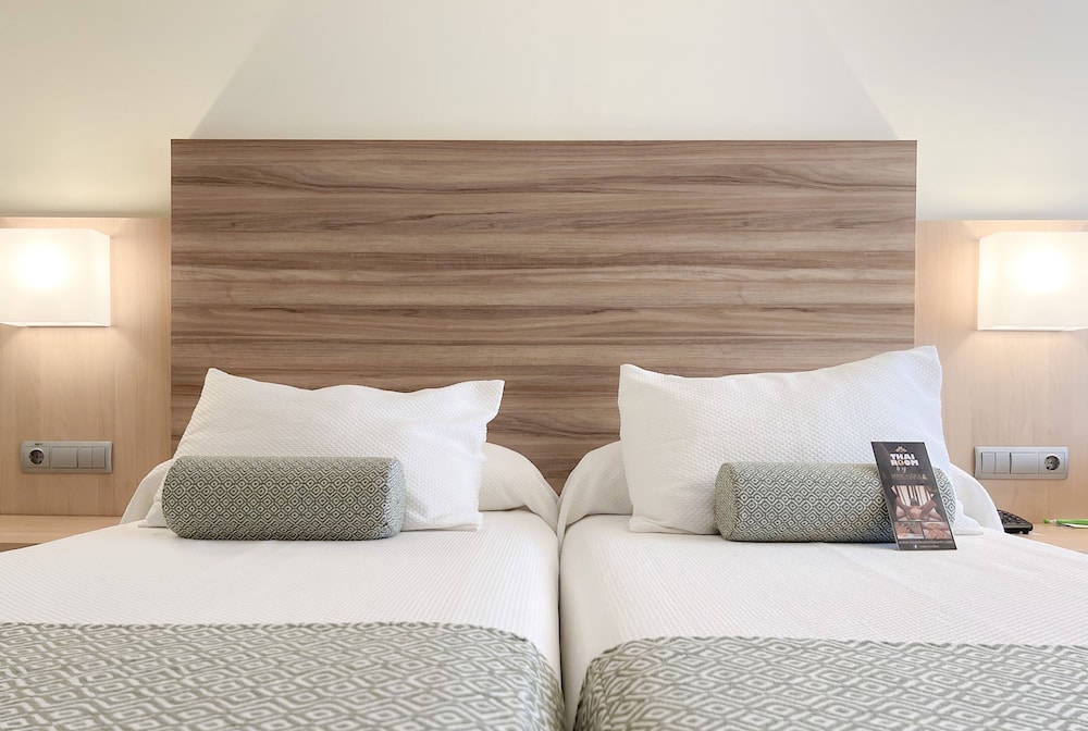 Riviera Beachotel - Recommended for Adults — Hotel rooms in Benidorm, Valencian Community