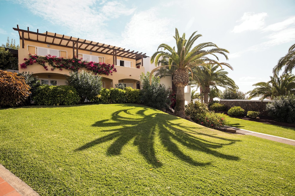 ROBINSON ESQUINZO PLAYA - All Inclusive — Hotel building in Esquinzo, Canary Islands