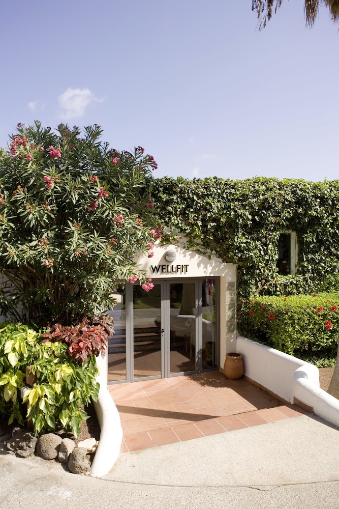 ROBINSON ESQUINZO PLAYA - All Inclusive — Hotel building in Esquinzo, Canary Islands