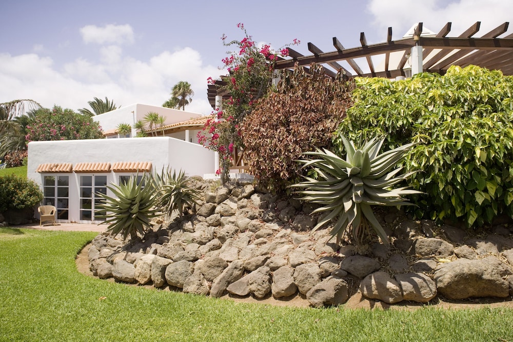 ROBINSON ESQUINZO PLAYA - All Inclusive — Hotel building in Esquinzo, Canary Islands