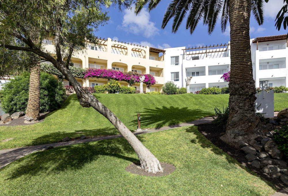 ROBINSON ESQUINZO PLAYA - All Inclusive — Hotel building in Esquinzo, Canary Islands