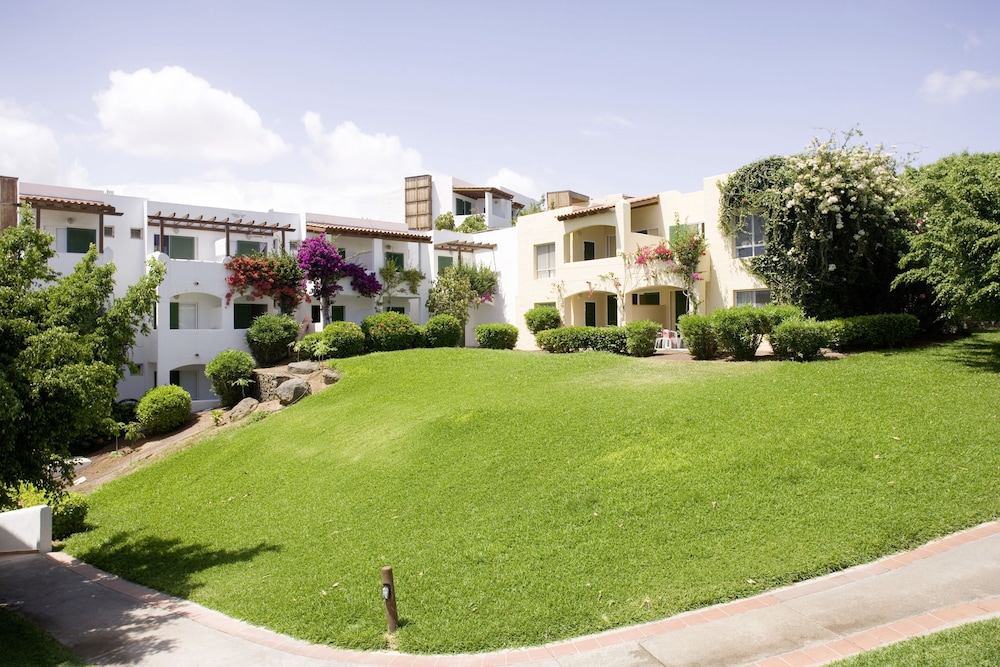 ROBINSON ESQUINZO PLAYA - All Inclusive — Hotel building in Esquinzo, Canary Islands