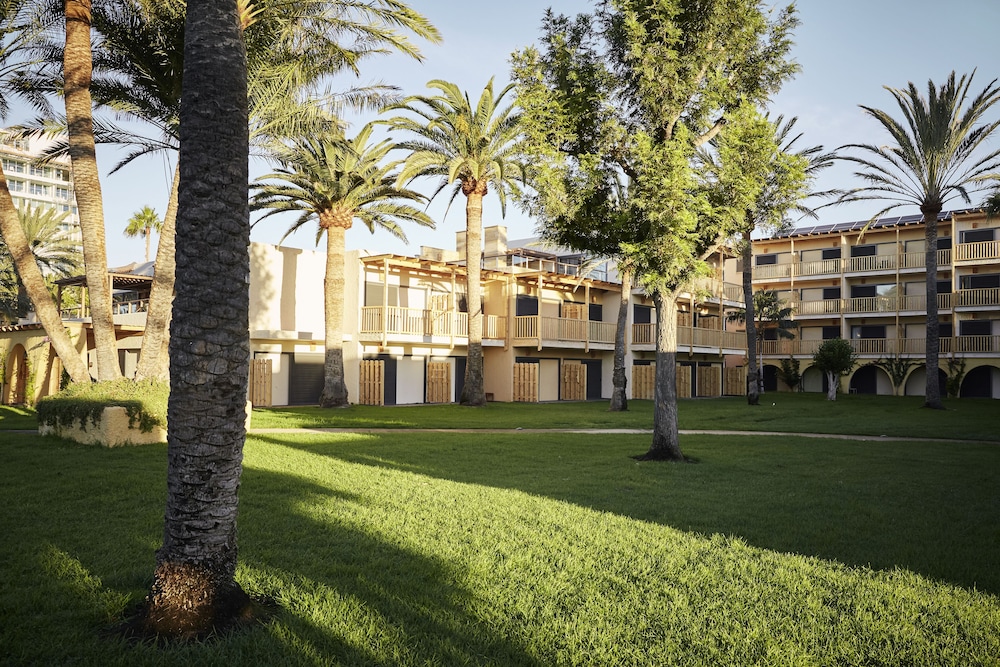 ROBINSON JANDIA PLAYA - Adults only — Hotel building in Esquinzo, Canary Islands