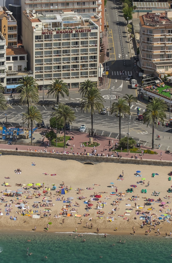 Hotel Rosamar Maritim — Beach in Lloret de Mar, Catalonia