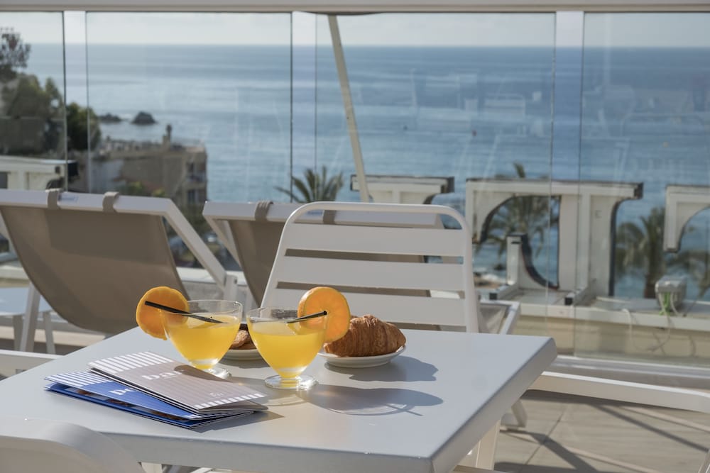 Hotel Rosamar Maritim — Restaurant & bars in Lloret de Mar, Catalonia