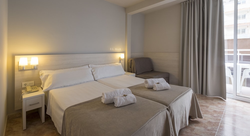Hotel Rosamar Maritim — Hotel rooms in Lloret de Mar, Catalonia