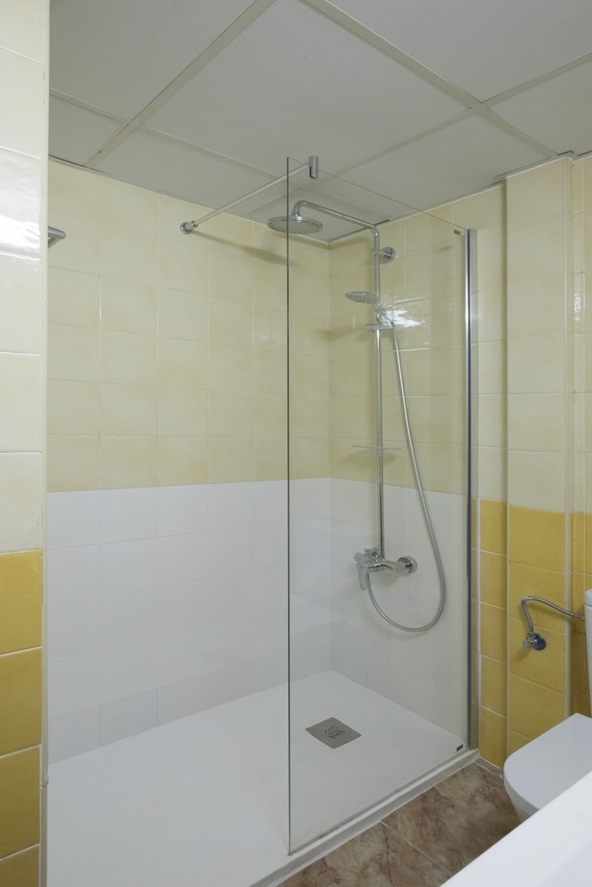 Hotel Rosamar Maritim — Hotel rooms in Lloret de Mar, Catalonia