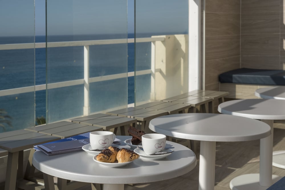 Hotel Rosamar Maritim — Hotel rooms in Lloret de Mar, Catalonia