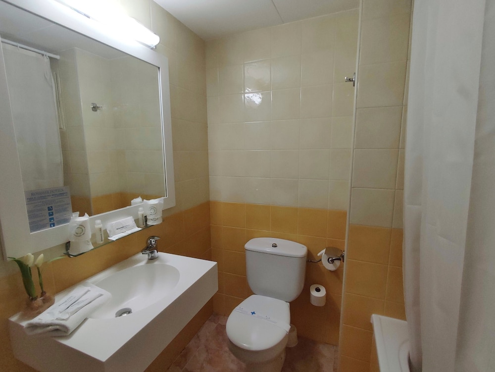 Hotel Rosamar Maritim — Hotel rooms in Lloret de Mar, Catalonia