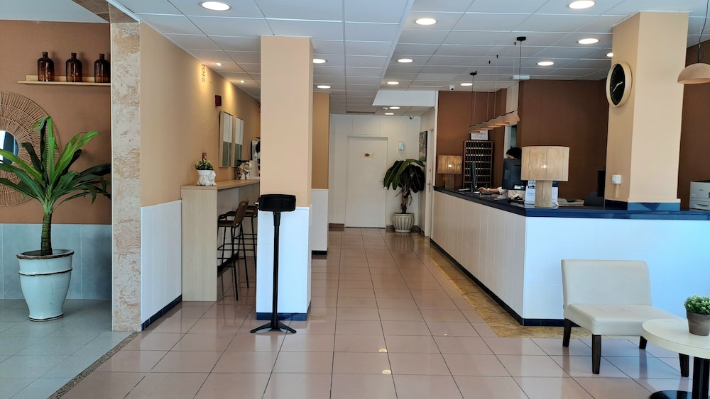 Hotel Rosamar Maritim — Hotel building in Lloret de Mar, Catalonia