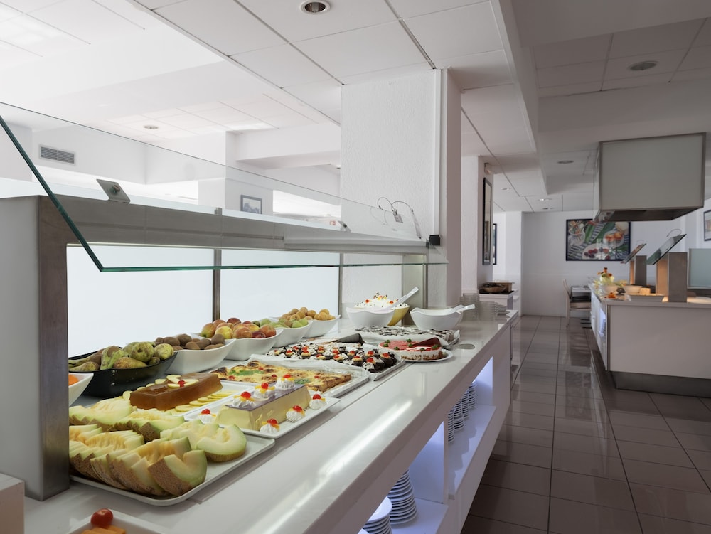 Hotel Rosamar Maritim — Restaurant & bars in Lloret de Mar, Catalonia