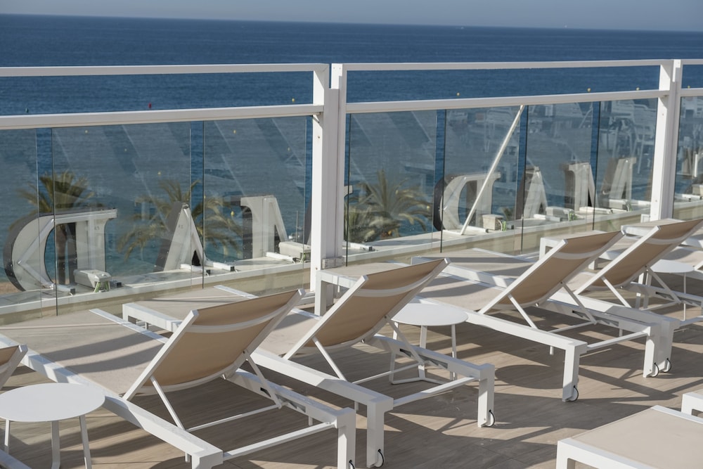 Hotel Rosamar Maritim — Hotel building in Lloret de Mar, Catalonia
