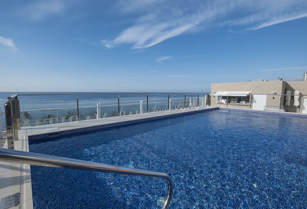 Hotel Rosamar Maritim — Swimming pool in Lloret de Mar, Catalonia