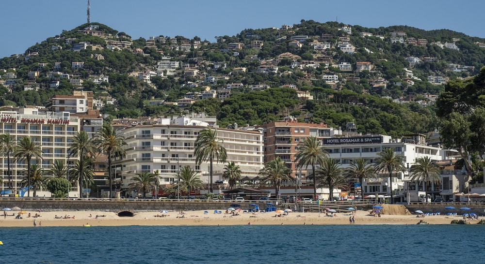 Hotel Rosamar Maritim — Beach in Lloret de Mar, Catalonia