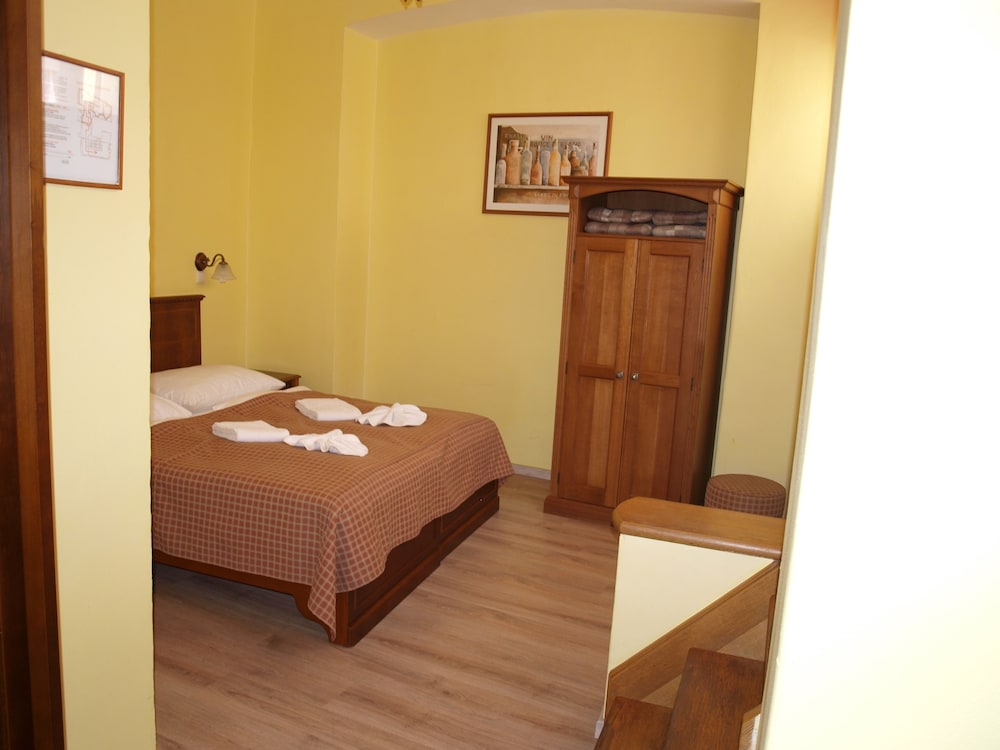 Hotel King George — Hotel rooms in Prague, Prague