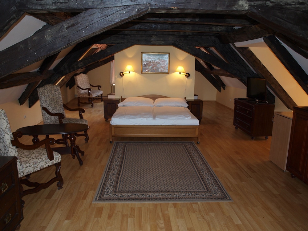 Hotel King George — Hotel rooms in Prague, Prague