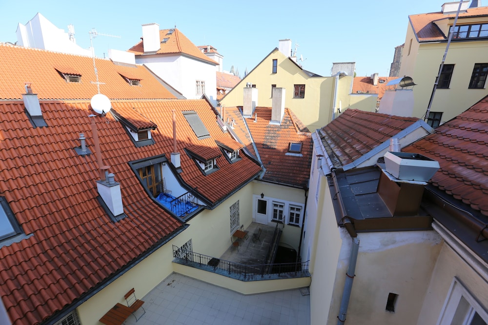Hotel King George — Hotel building in Prague, Prague
