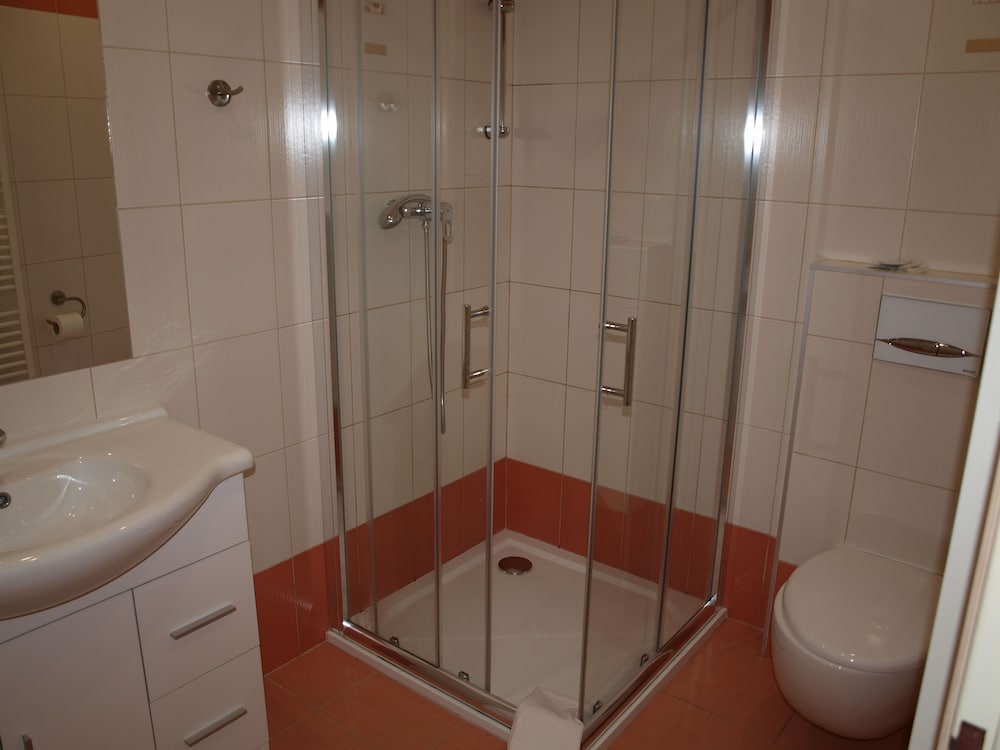 Hotel King George — Hotel rooms in Prague, Prague