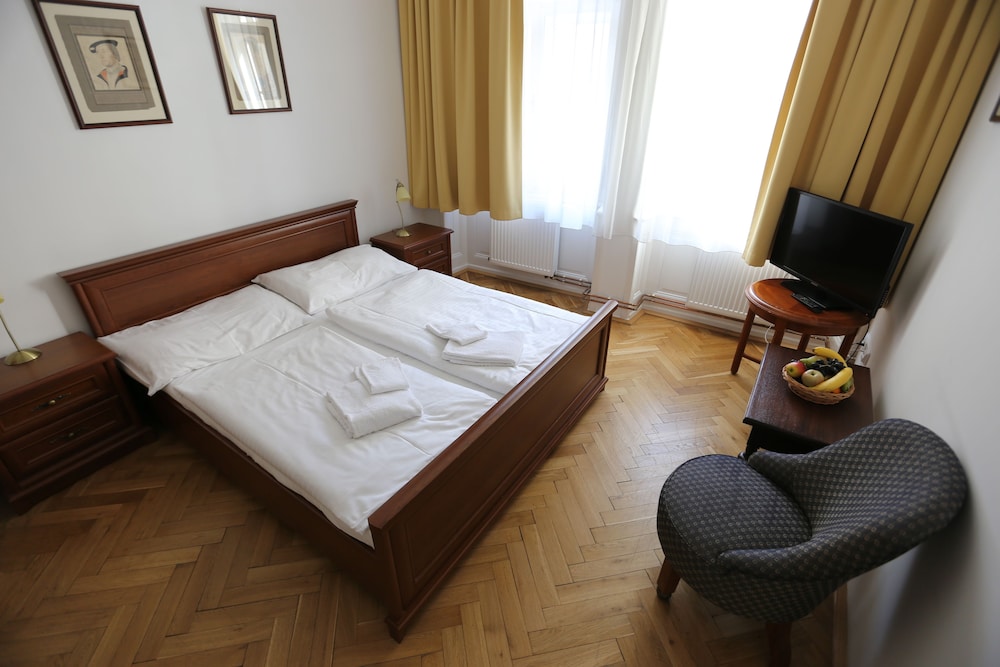 Hotel King George — Hotel rooms in Prague, Prague