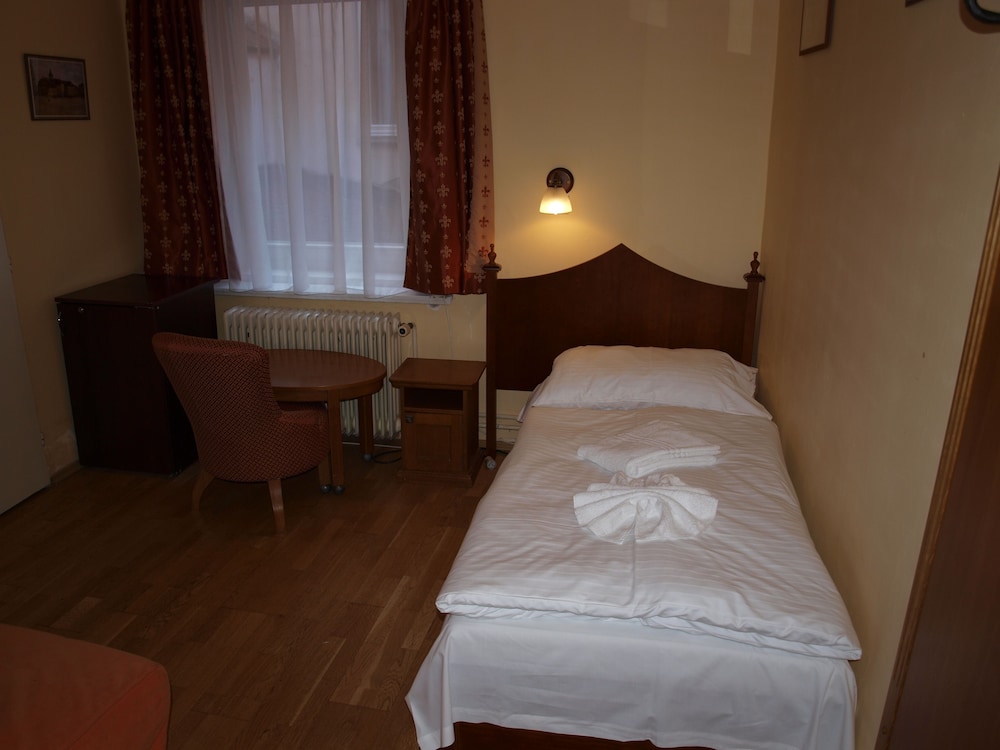 Hotel King George — Hotel rooms in Prague, Prague