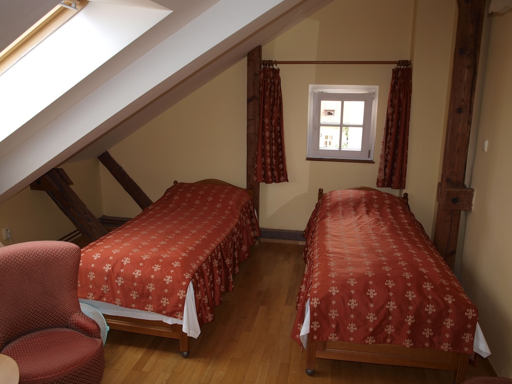 Hotel King George — Hotel rooms in Prague, Prague