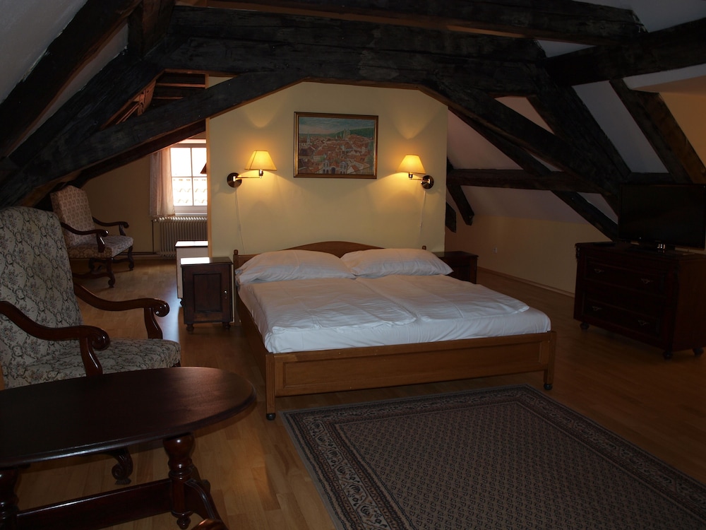Hotel King George — Hotel rooms in Prague, Prague