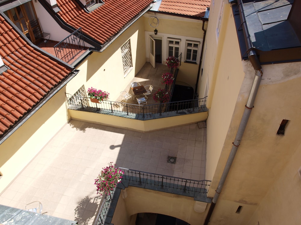 Hotel King George — Hotel building in Prague, Prague