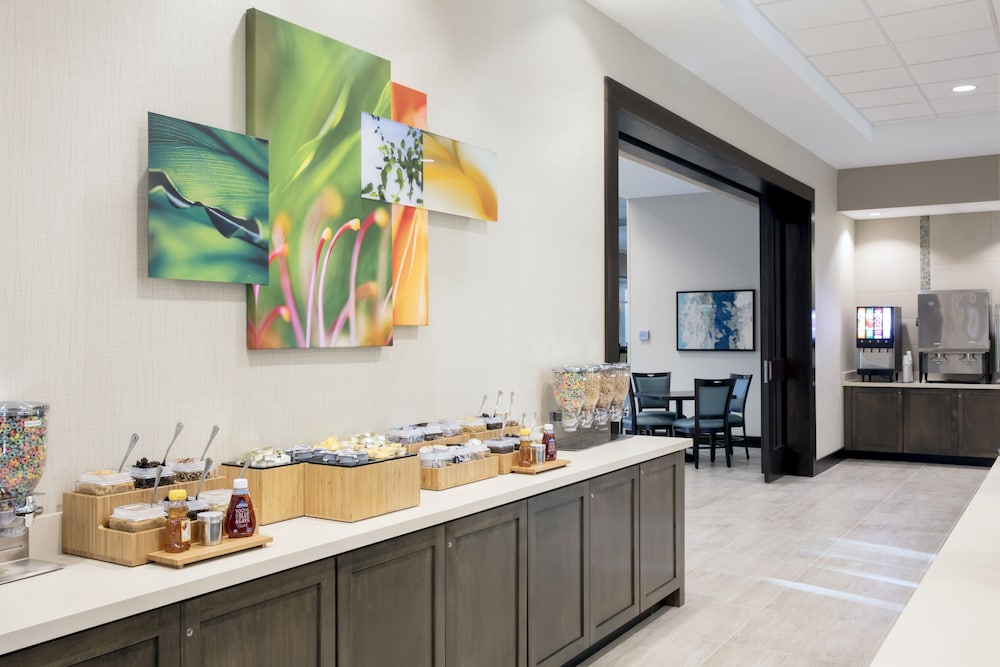 TownePlace Suites by Marriott Orlando Theme Parks/Lake Buena Vista — Restaurant & bars in Orlando, Florida