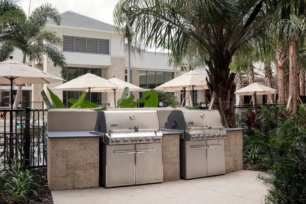 TownePlace Suites by Marriott Orlando Theme Parks/Lake Buena Vista — Restaurant & bars in Orlando, Florida