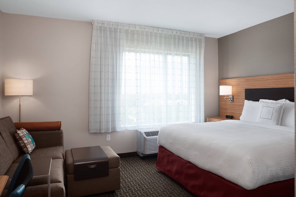 TownePlace Suites by Marriott Orlando Theme Parks/Lake Buena Vista — Hotel rooms in Orlando, Florida