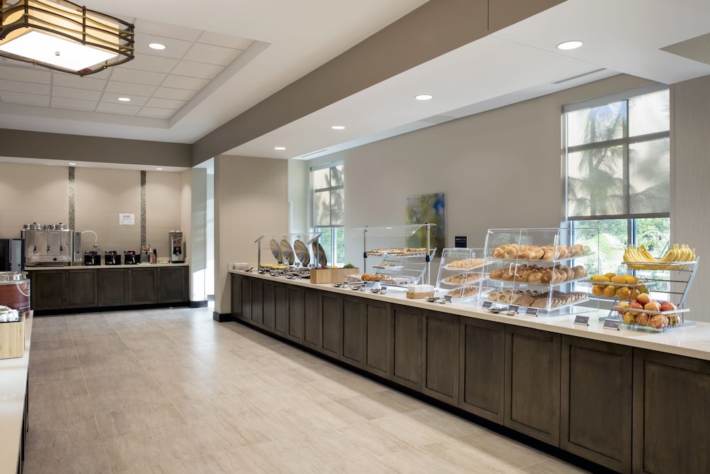 TownePlace Suites by Marriott Orlando Theme Parks/Lake Buena Vista — Restaurant & bars in Orlando, Florida