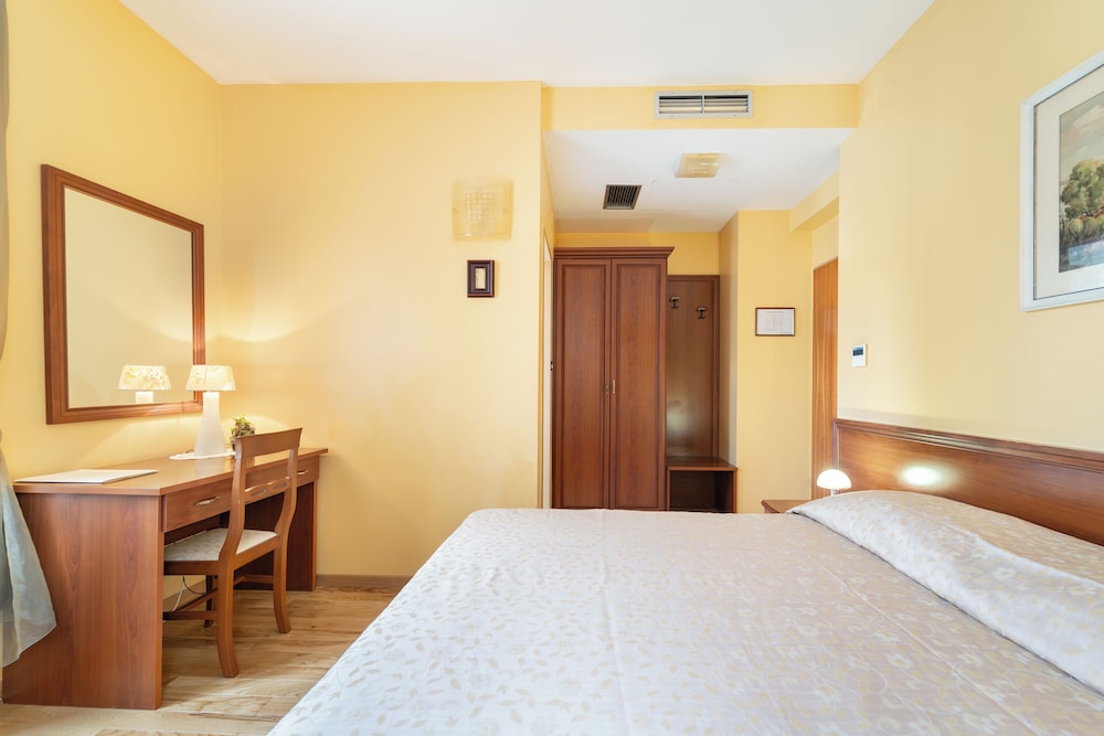 Hotel Peristil — Hotel rooms in Split, Split-Dalmatia