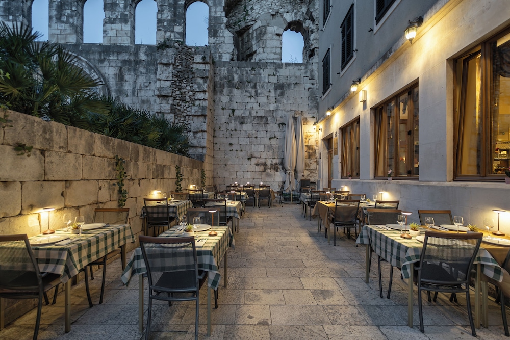 Hotel Peristil — Restaurant & bars in Split, Split-Dalmatia