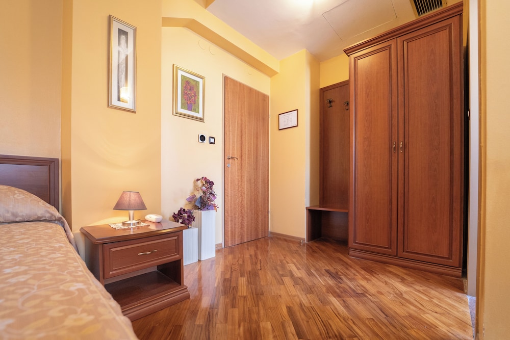 Hotel Peristil — Hotel rooms in Split, Split-Dalmatia