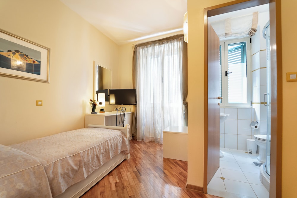 Hotel Peristil — Hotel rooms in Split, Split-Dalmatia
