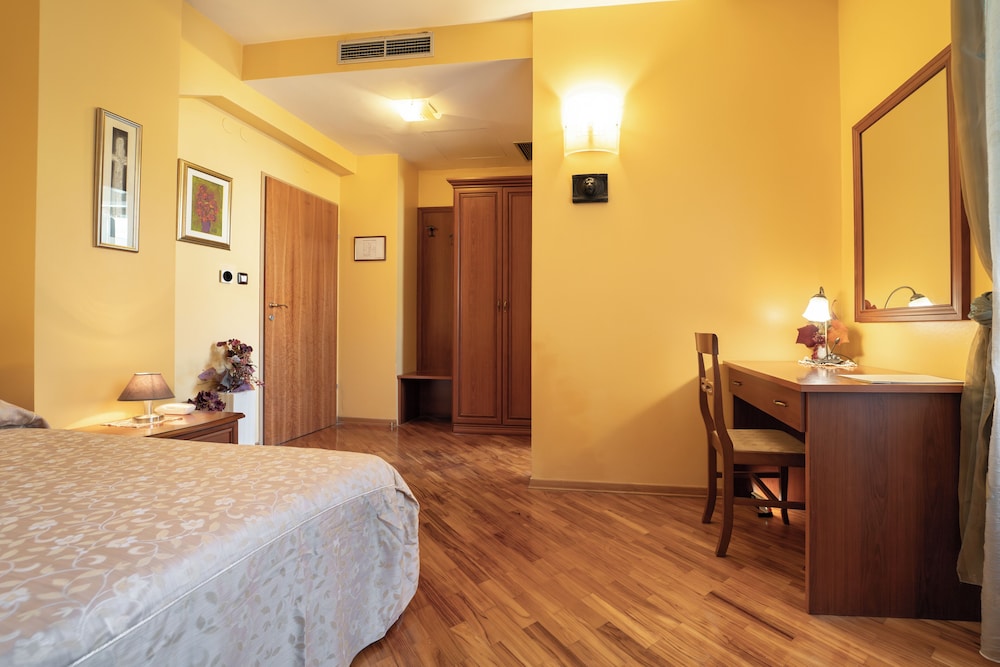 Hotel Peristil — Hotel rooms in Split, Split-Dalmatia