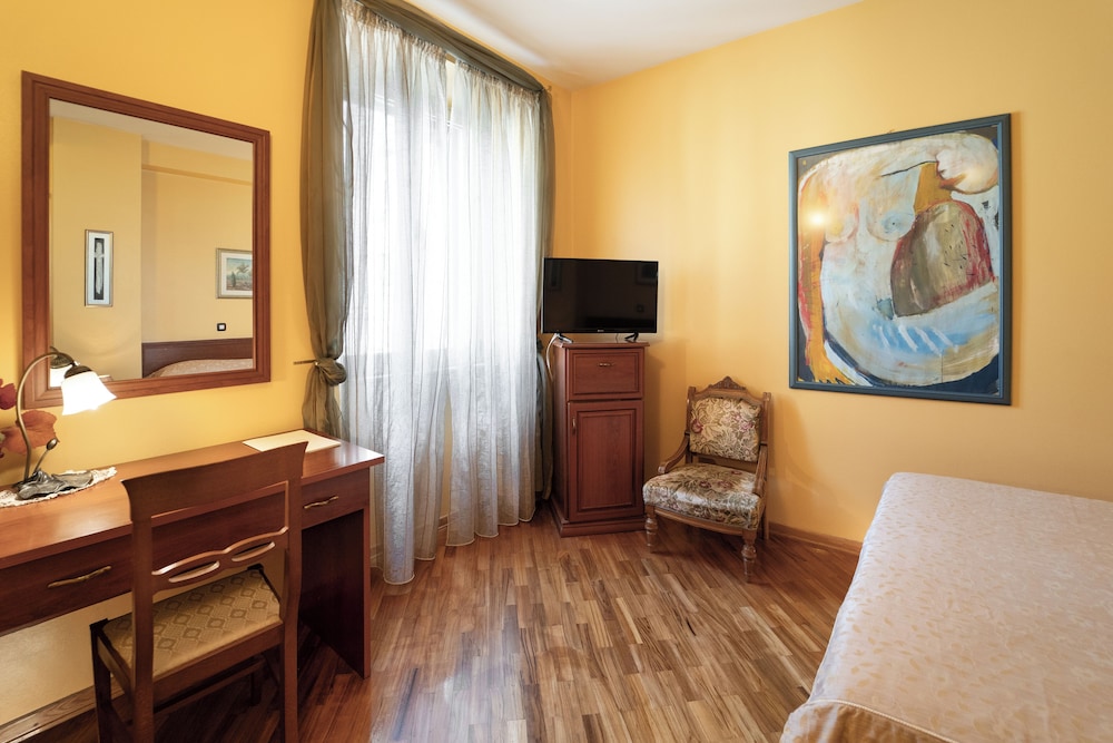 Hotel Peristil — Hotel rooms in Split, Split-Dalmatia