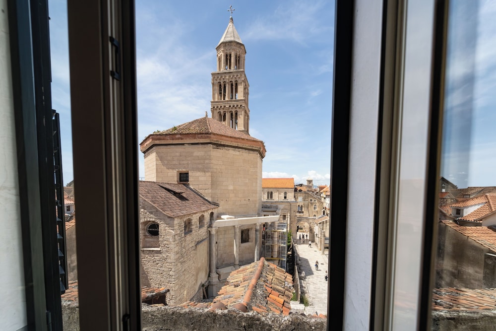 Hotel Peristil — Hotel rooms in Split, Split-Dalmatia