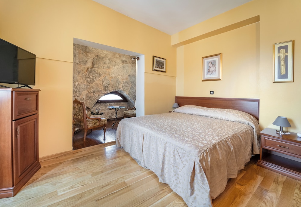 Hotel Peristil — Hotel rooms in Split, Split-Dalmatia