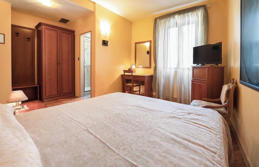 Hotel Peristil — Hotel rooms in Split, Split-Dalmatia
