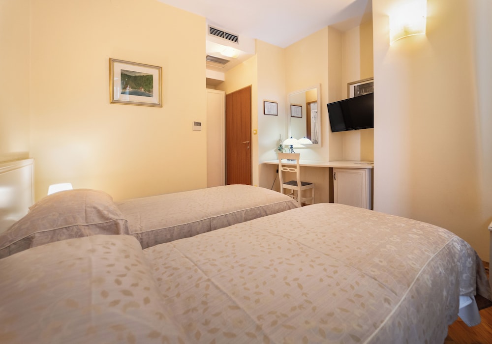 Hotel Peristil — Hotel rooms in Split, Split-Dalmatia