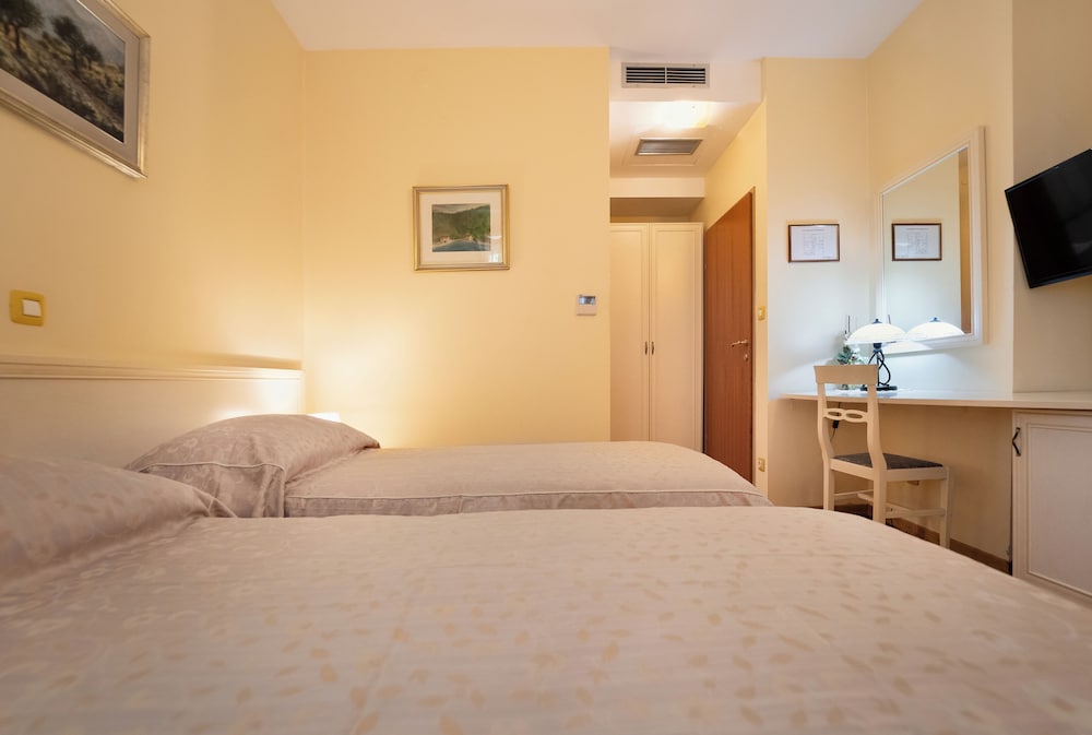 Hotel Peristil — Hotel rooms in Split, Split-Dalmatia