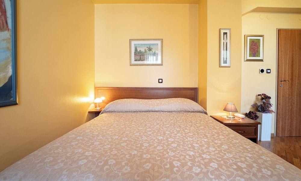 Hotel Peristil — Hotel rooms in Split, Split-Dalmatia