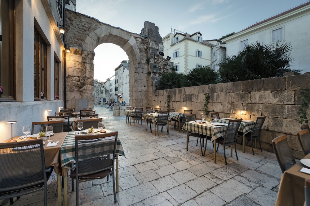 Hotel Peristil — Restaurant & bars in Split, Split-Dalmatia