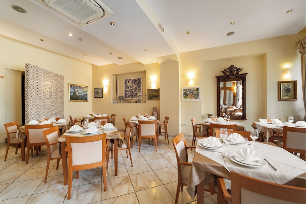 Hotel Peristil — Restaurant & bars in Split, Split-Dalmatia