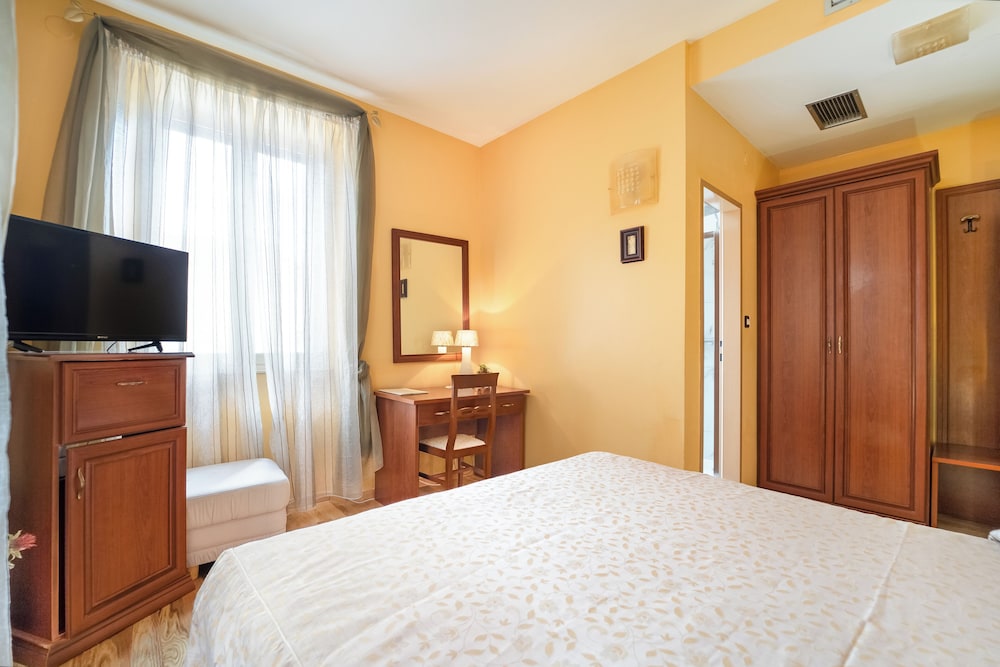 Hotel Peristil — Hotel rooms in Split, Split-Dalmatia