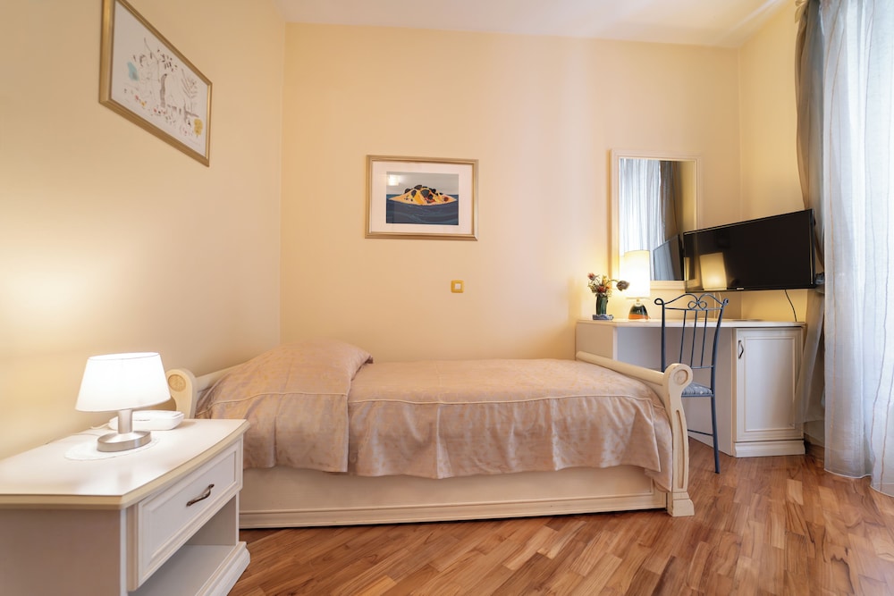 Hotel Peristil — Hotel rooms in Split, Split-Dalmatia