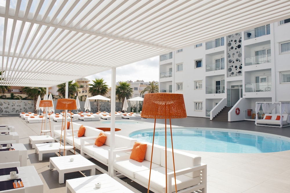 Ibiza Sun Apartments - zdjęcie 2