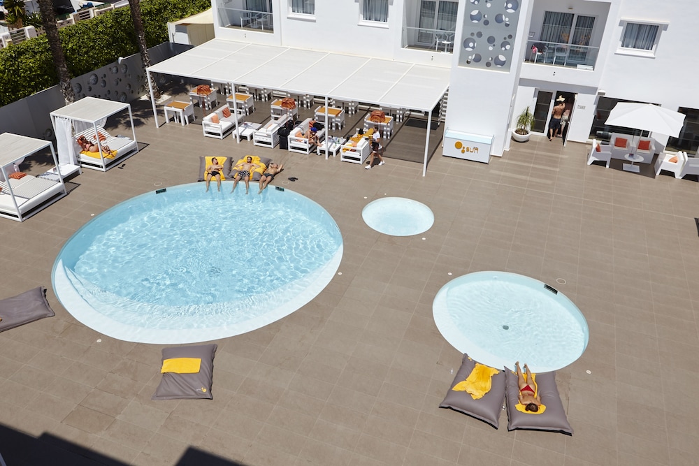 Ibiza Sun Apartments — Swimming pool in Playa d'en Bossa, Balearic Islands